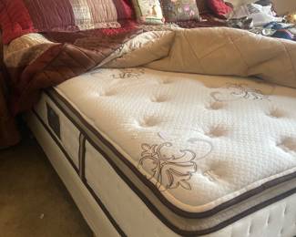 King size - guest bedroom - doesn’t appear used- Stearns & Foster Estate - Luxury Plus Euro Pillow Top - selling bed with mattress and box springs together