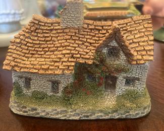 Sussex cottage by David winter made and hand painted in Great Britain