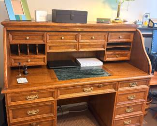 Gorgeous roll top desk 