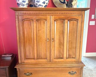 Clothes armoire