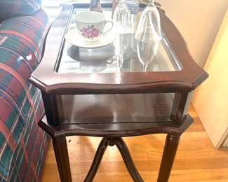 Shadowbox table