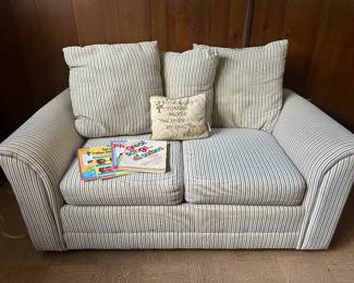 Sleeper loveseat