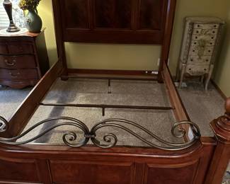 THOMASVILLE Bedroom Set