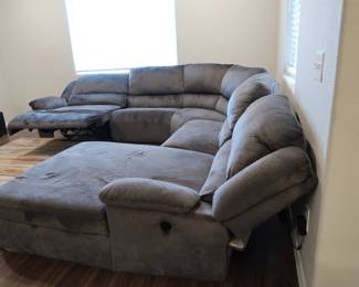 Electric Reclining Sectional 