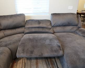 Electric Reclining Sectional 