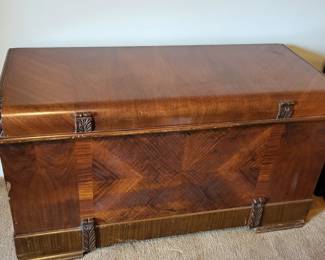 Very nice art deco trunk.