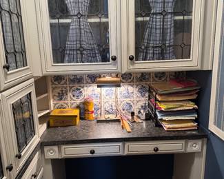 This little room was designed by Rachael Ray and featured on Tv