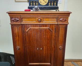 Bar or organizer cabinet
