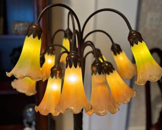 Tiffany&nbsp;Style Tulip Floor Lamp w/Lily Pad Copper Base