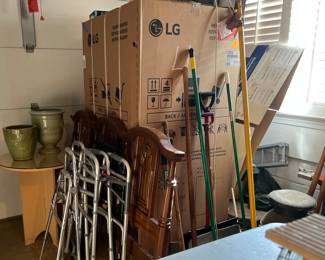 LG in box not for sale but there are two refrigerators in the sale