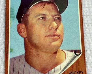 1962 Topps #200 Mickey Mantle New York Yankees Baseball Card