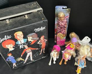 Barbie Vintage Midge closet