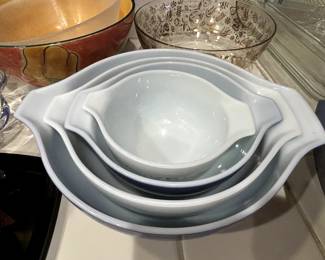 Vintage Pyrex- "Colonial Mist" Cinderella nesting bowls, excellent condition (441-444).