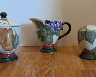 Kitchen Stoneware Items 