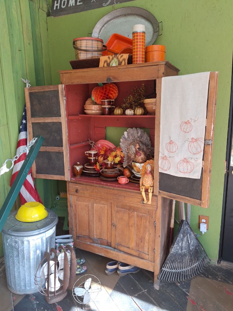 Antique Pie Safe w/original Tin