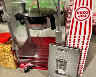Popcorn maker and accessories 