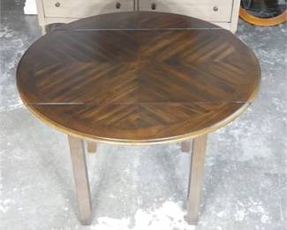 New Classic Furniture Gia 3-Piece Dining Set w/Drop Leaf Table