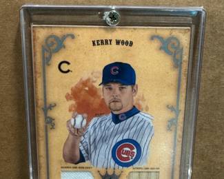 2004 Donruss Kerry Wood Diamond Kings Crowning Moment Bat & Jersey