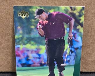 2001 Upper Deck Tiger woods Rookie Graded Beckett 8.5