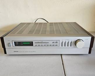 Vintage DENON precision audio component / tuner amp DRA-600.