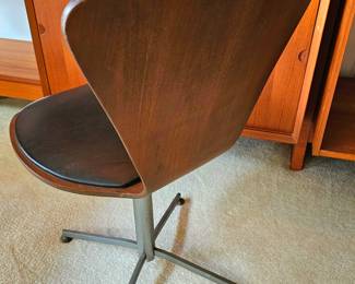 Danish Modern Walnut Bentwood & Leather Swiveling Chair.