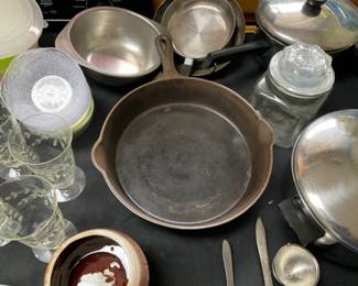 NO 9 GRISWOLD/ ERIE IRON SKILET