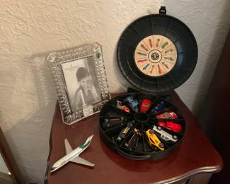 HOT WHEELS CASE.   NO HOT WHEEL CARS