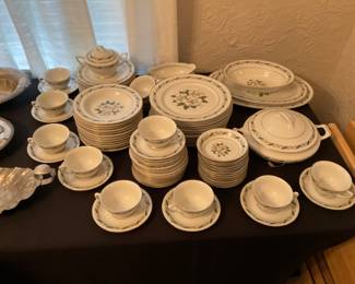 BEAUTIFUL VINTAGE CHINA