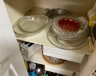 COOKWARE/ PIE PLATES