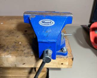 Record vise