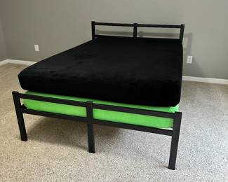 Full size bed