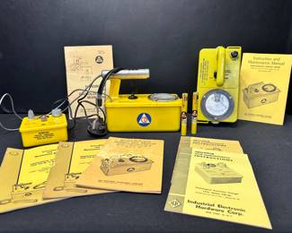 Radiological dosimeter charger