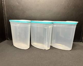 Rubbermaid storage containers