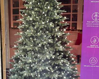 pre-lit Christmas tree
