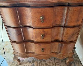 33. Vintage 3 Drawer Nightstand (24" x 15" x 28")