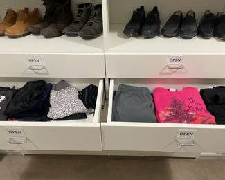 Unmarked clothing