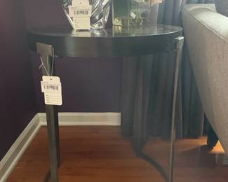   Bernhardt round end table