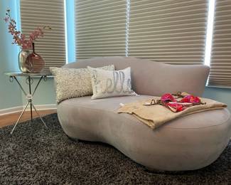 Vladimir Kagan style suede chaise, Various vases, Hammary Furniture accent table