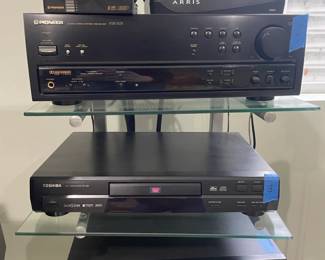 Pioneer VSX-305 & PD-M42, Toshiba SD-1600
Eugene Tan 