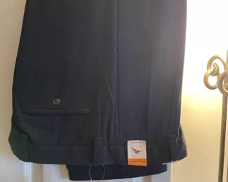 Men's clothing (size medium/large) with brands like Tommy Bahama, Peanuts, Nike, Adidas, Psycho Bunny