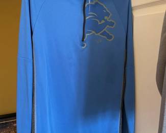 Men's clothing (size medium/large) with brands like Tommy Bahama, Peanuts, Nike, Adidas, Psycho Bunny