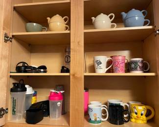 Tea kettles, mugs