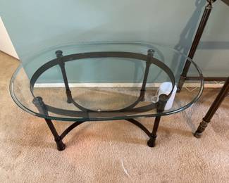 Oval Glass and Metal Coffee Table. H 16in | L 34.3/4in | D 22.1/2in