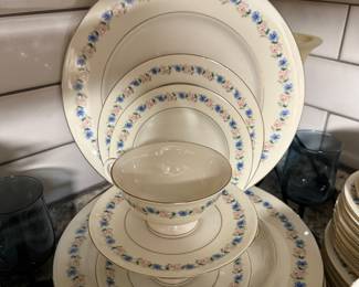 $250- PEMBERTON BY THEODORE HAVILAND CHINA SET