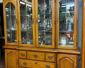 **$225** OBO GORGEOUS SOLID OAK THOMASVILLE FOUR DOOR , THREE DRAWER LIGHTED CHINA CABINET~72" WIDTH X 17 1/2 DEEP X 87 1/2 HT (DELIVERY AVAILABLE)