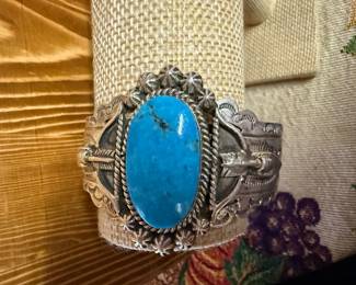 $825~ HAND TOOLED HEAVY AMERICAN INDIAN ARTIST SIGNED STERLING NAVAJO CUFF WITH BEAUTIFUL CENTER TURQUOISE STONE