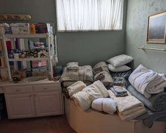 Bedding, Bathroom items