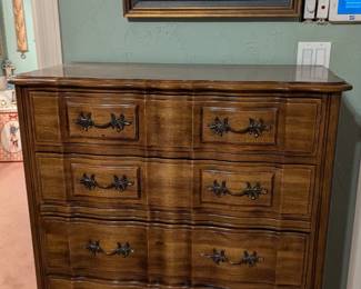 Chest of drawers