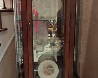 Belleek, Lighted display cabinet