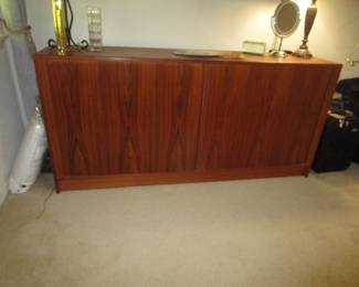 Poul Hundevad Tambour door credenza